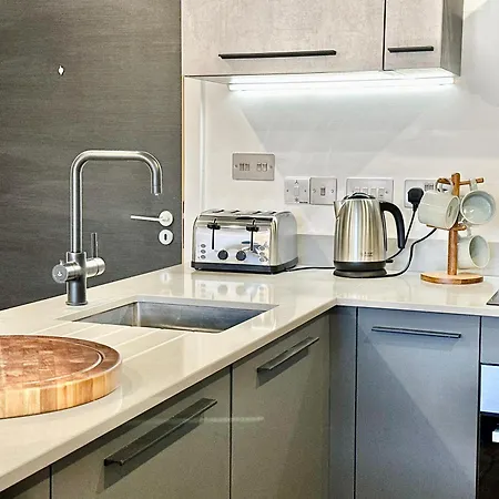 Apartment Stunning Two Bed With Onsite Gym York