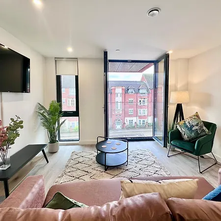 Apartment Stunning Two Bed With Onsite Gym York