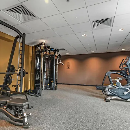 Apartment Stunning Two Bed With Onsite Gym *