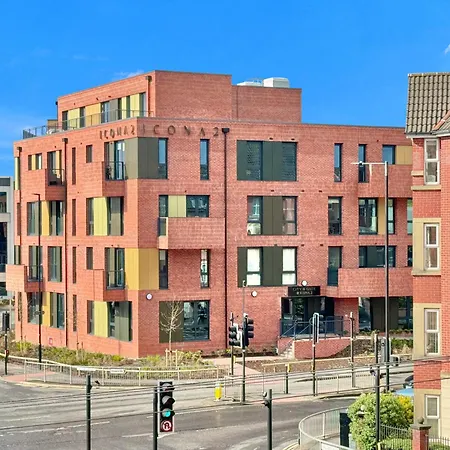 Apartment Stunning Two Bed With Onsite Gym